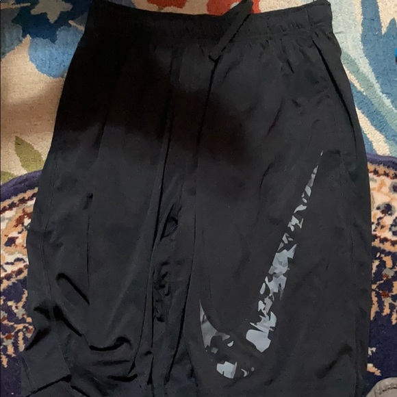 Nike basketball/training shorts - Picture 1 of 2